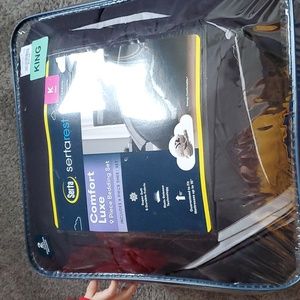 Serta beeding set